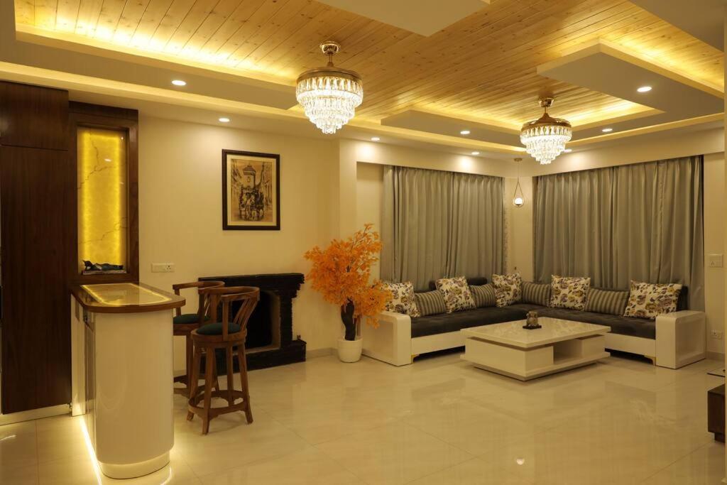 The Cerro Rico - 3 Bhk Modern Villa Касаули Екстериор снимка