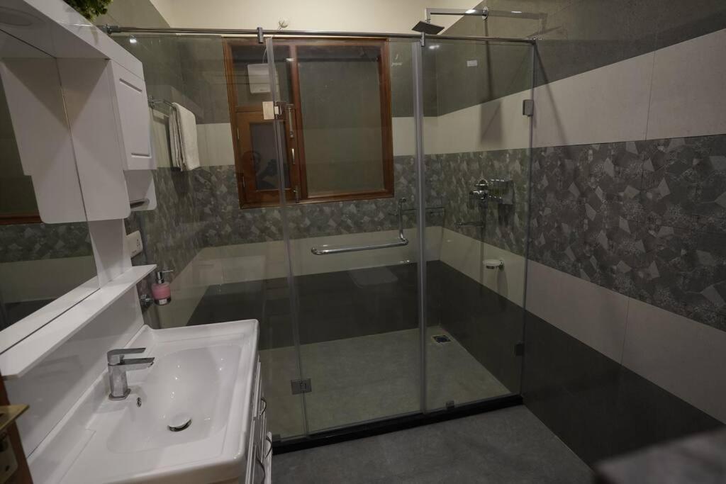 The Cerro Rico - 3 Bhk Modern Villa Касаули Екстериор снимка