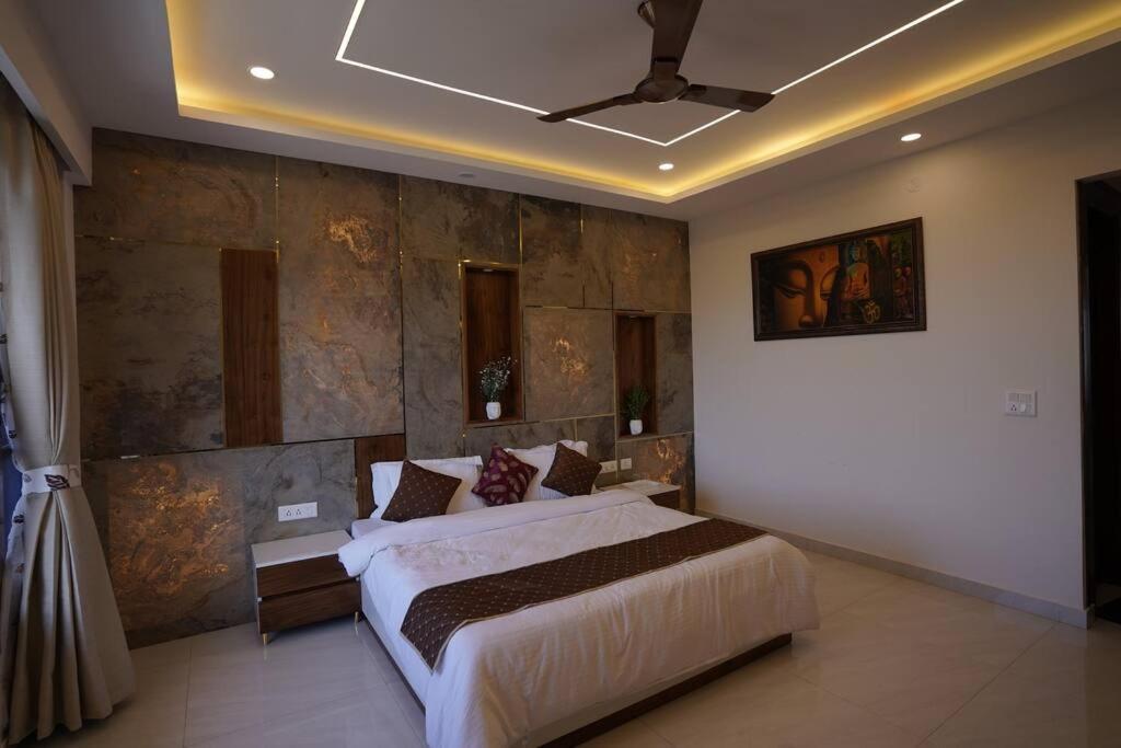 The Cerro Rico - 3 Bhk Modern Villa Касаули Екстериор снимка