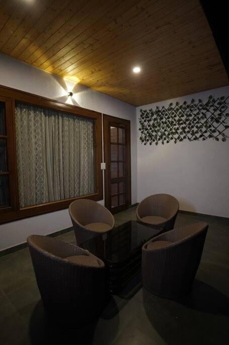 The Cerro Rico - 3 Bhk Modern Villa Касаули Екстериор снимка