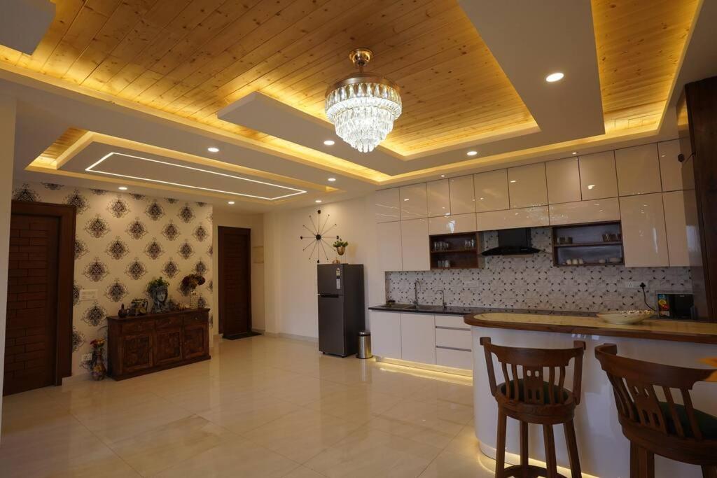 The Cerro Rico - 3 Bhk Modern Villa Касаули Екстериор снимка